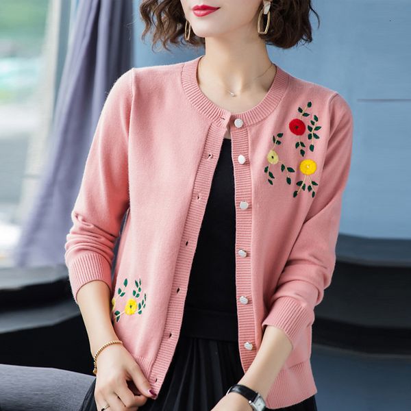 2021 new autumn solid ladies knit sweater floral long sleeve woman's cardigans with buttons o-neck plus size female sweaters outwear ox, White;black
2021 new autumn solid ladies knit sweater floral long sleeve woman's cardigans with buttons o-neck plus size female sweaters outwear ox, White;black