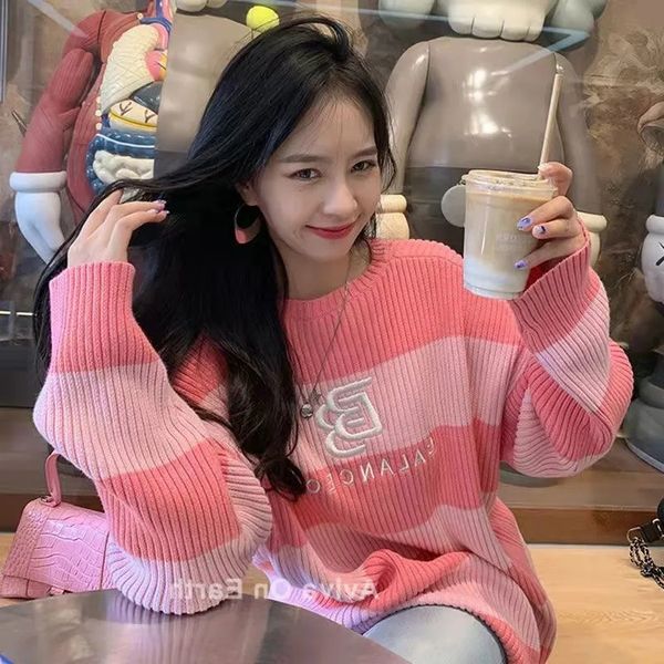 early autumn fund pink is loose languid lazy wind embroidery stripe sweater female round collar coat long sleeve tide, White;black
early autumn fund pink is loose languid lazy wind embroidery stripe sweater female round collar coat long sleeve tide, White;black