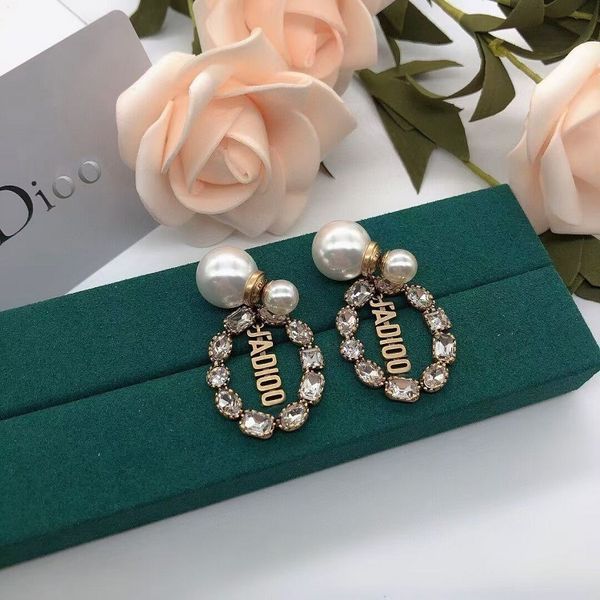 aaa designer jewelry 2021 new circle inlaid letter pearl earrings hanfan high version brass material, Golden
aaa designer jewelry 2021 new circle inlaid letter pearl earrings hanfan high version brass material, Golden