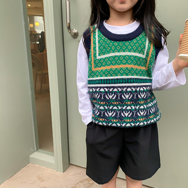 2022 spring korean girl rhombic arctic velvet yarn vest vest baby girl sweater, Blue
2022 spring korean girl rhombic arctic velvet yarn vest vest baby girl sweater, Blue