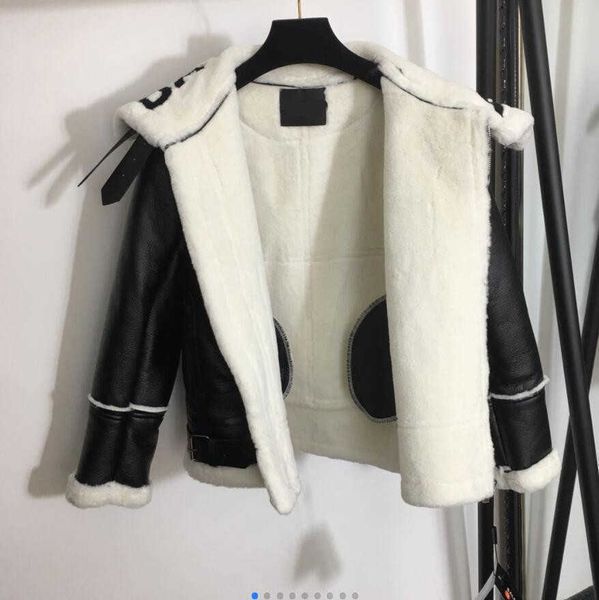 lamb fur collar stitching pu leather and fur coat down jacket , plus velvet to keep warm 822, Black
lamb fur collar stitching pu leather and fur coat down jacket , plus velvet to keep warm 822, Black
