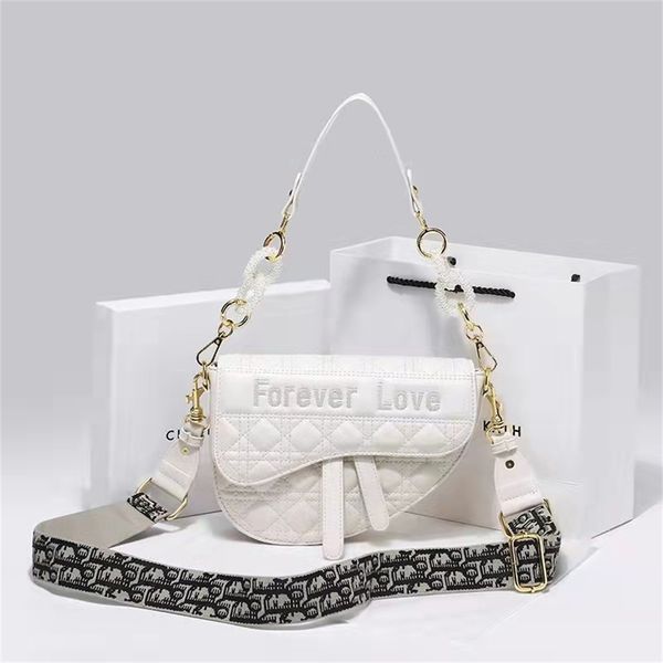 design saddle bag female new texture messenger
design saddle bag female new texture messenger