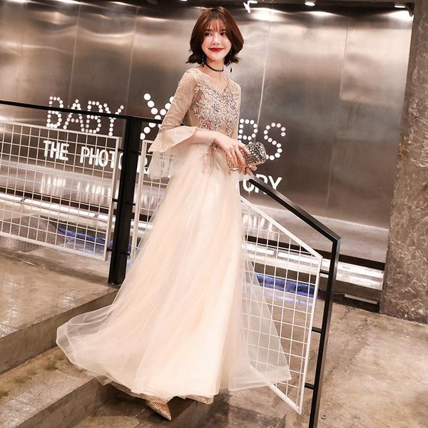 party dresses champagne special occasion half sleeves embroidery a-line luxurious floor-length v-neck lady formal gown e1153, White;black
party dresses champagne special occasion half sleeves embroidery a-line luxurious floor-length v-neck lady formal gown e1153, White;black