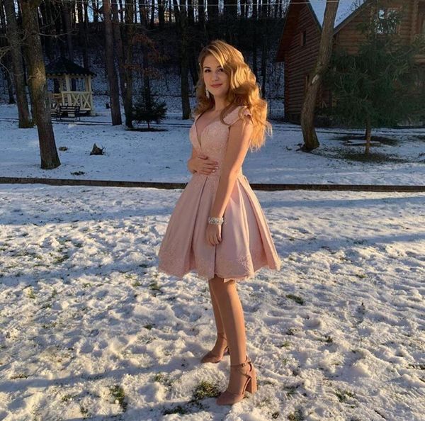 capped off shoulder homecoming dresses ruched applique lace up back graduation party gowns short prom vestidos de fiesta, Blue;pink
capped off shoulder homecoming dresses ruched applique lace up back graduation party gowns short prom vestidos de fiesta, Blue;pink