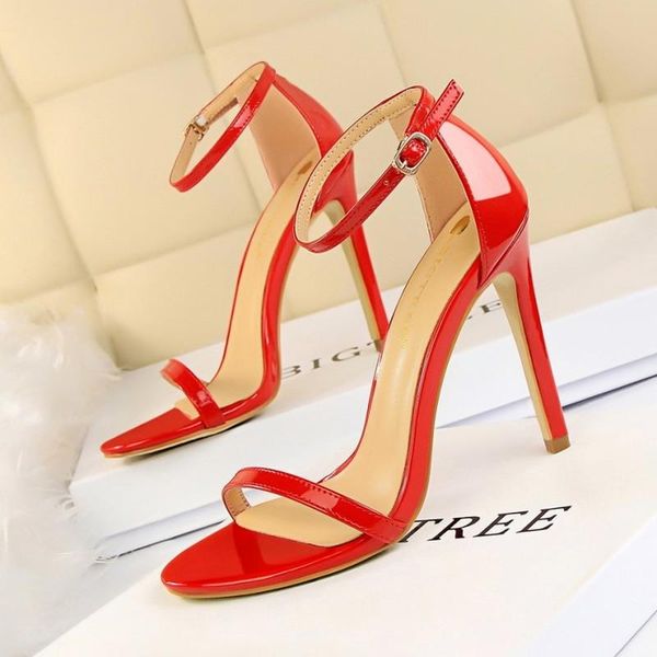 dress shoes european and american style fashion ultra-high heel patent leather peep-toe sandals summer nightclub women heels126, Black
dress shoes european and american style fashion ultra-high heel patent leather peep-toe sandals summer nightclub women heels126, Black