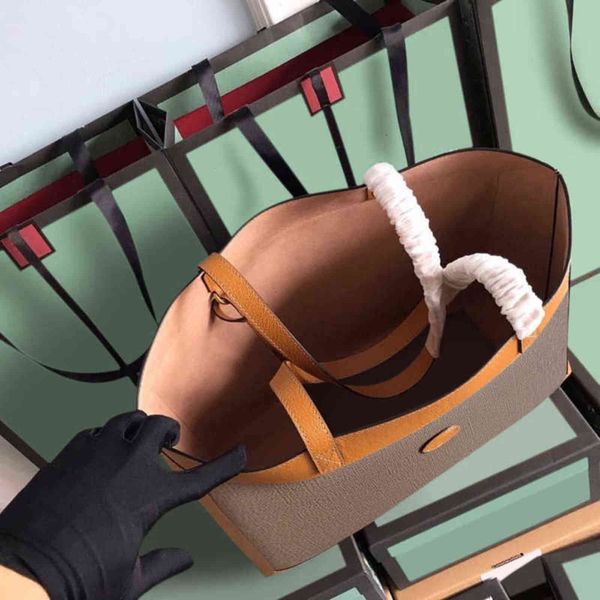 7a+fashion new style 547947 light brown leather piping details give a retro look printed in colour embroidery stickers or a jacquard pattern
7a+fashion new style 547947 light brown leather piping details give a retro look printed in colour embroidery stickers or a jacquard pattern