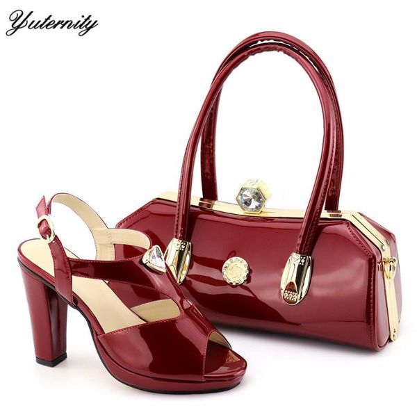 dress shoes shining pu leather and bag set design african high heels woman for party on stock tx-8103, Black
dress shoes shining pu leather and bag set design african high heels woman for party on stock tx-8103, Black