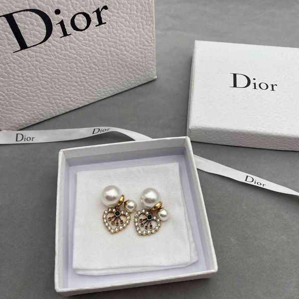 2021 luxury designer jewelry word 21 heart earrings women's brass used pearl small fragrance 925 silver needles
2021 luxury designer jewelry word 21 heart earrings women's brass used pearl small fragrance 925 silver needles