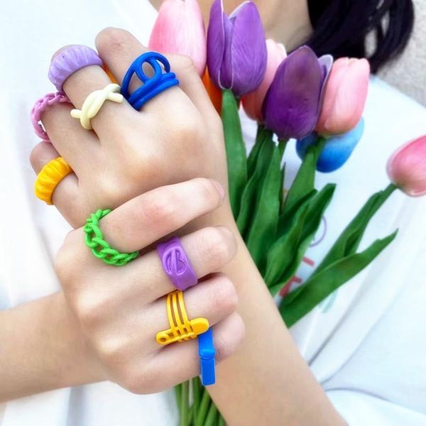 cluster rings spray paint irregular chain for women creative hollow out index finger open ring color trendy summer jewelry, Golden;silver
cluster rings spray paint irregular chain for women creative hollow out index finger open ring color trendy summer jewelry, Golden;silver