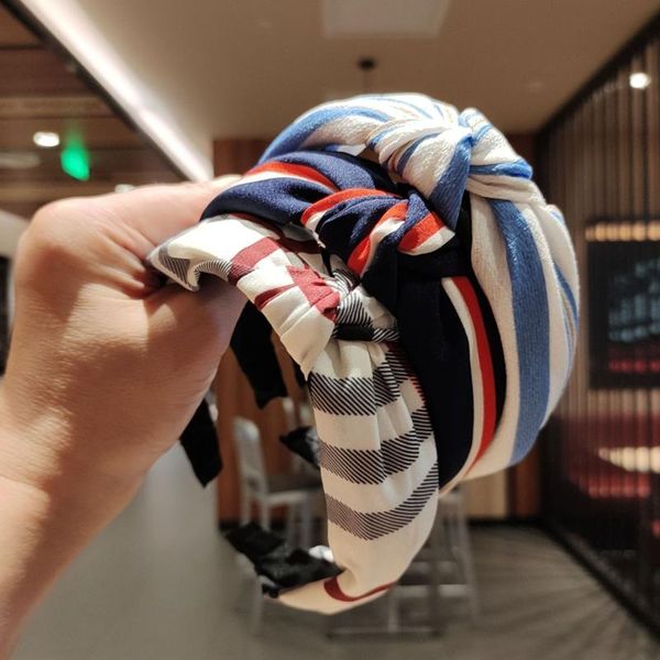 hair accessories korean wave dot floret hoop stripe wash face go out simple clip cross grotto ornaments headwear, Slivery;white
hair accessories korean wave dot floret hoop stripe wash face go out simple clip cross grotto ornaments headwear, Slivery;white