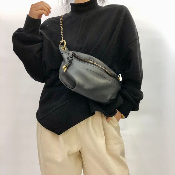 leather handmade leather chest single shoulder messenger bag women's style bag 
leather handmade leather chest single shoulder messenger bag women's style bag