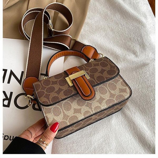 evening bags contrasting color messenger bag women's 2021 trend fashion one-shoulder all-match small square
evening bags contrasting color messenger bag women's 2021 trend fashion one-shoulder all-match small square