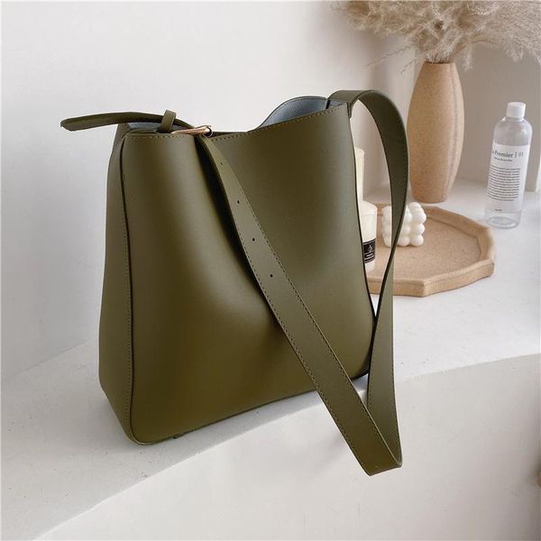 evening bags fashionable women bucket 2021 larger-capacity shoulder crossbody solid color handbags underarm sac
evening bags fashionable women bucket 2021 larger-capacity shoulder crossbody solid color handbags underarm sac