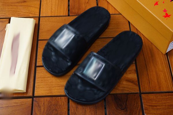2021 designer luxurys slippers men sandals fashion beach shoes flip flops flat non-slip classical hole slipper with box size 39-45 -g34, Black
2021 designer luxurys slippers men sandals fashion beach shoes flip flops flat non-slip classical hole slipper with box size 39-45 -g34, Black