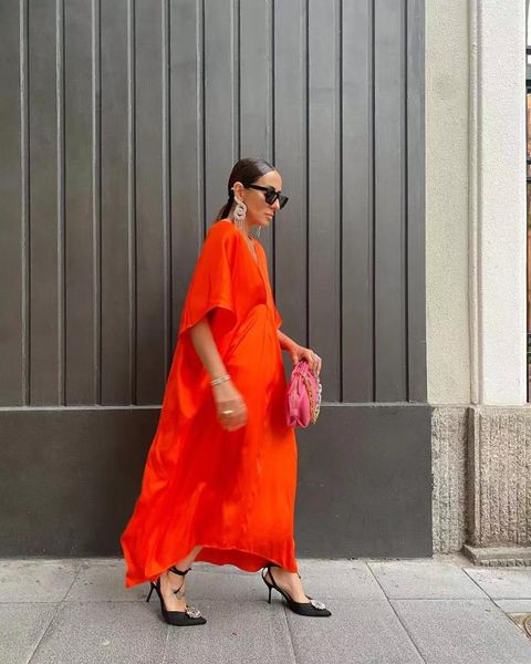 casual dresses 2021 summer women satin solid rose red v neck short sleeve oversize long dress female streetwear ladies, Black;gray
casual dresses 2021 summer women satin solid rose red v neck short sleeve oversize long dress female streetwear ladies, Black;gray
