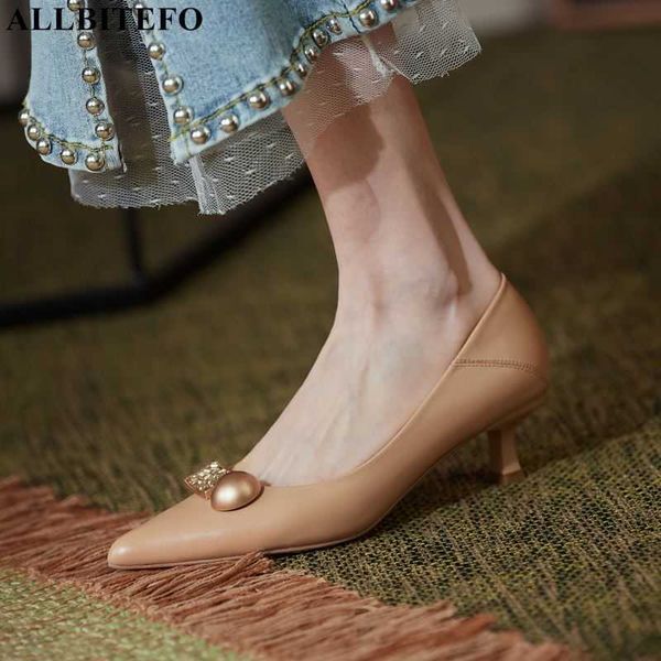 allbitefo genuine leather metal ornaments high heel shoes wedding women shoes autumn women high heels shoes 210611, Black
allbitefo genuine leather metal ornaments high heel shoes wedding women shoes autumn women high heels shoes 210611, Black