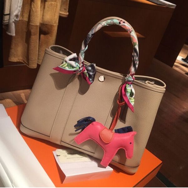 designer handbags paul herme leather women's one shoulder messenger tote garden hand bucket bag bb 
designer handbags paul herme leather women's one shoulder messenger tote garden hand bucket bag bb