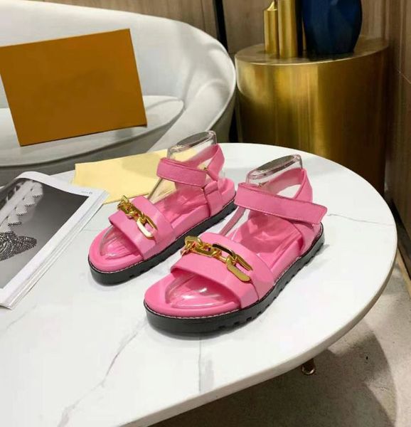 direct selling women's sandals fashion gold chain letter printed leather flat slippers luxury show party flat shoes beach shoe matching, Black
direct selling women's sandals fashion gold chain letter printed leather flat slippers luxury show party flat shoes beach shoe matching, Black