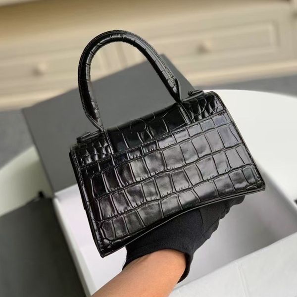 designer handbags family b leather women balencaiga bag 2021 one shoulder slant cross handbag alligator hourglass bag fashion small square b
designer handbags family b leather women balencaiga bag 2021 one shoulder slant cross handbag alligator hourglass bag fashion small square b