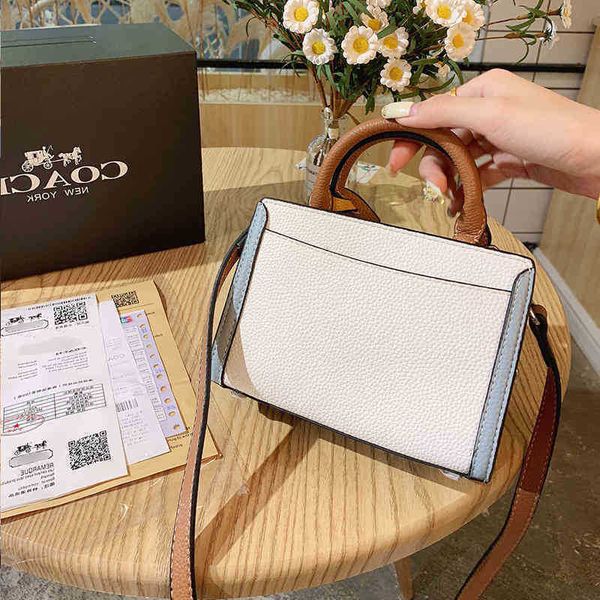 mini new 2021 litchi c mummy zoe lock color matching one shoulder messenger tote bag hileng
mini new 2021 litchi c mummy zoe lock color matching one shoulder messenger tote bag hileng