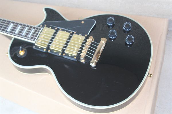 oem 6 string electric guitar, 3 pickup guitars, black electric guitar, red edge binding, delivery guitarra
oem 6 string electric guitar, 3 pickup guitars, black electric guitar, red edge binding, delivery guitarra