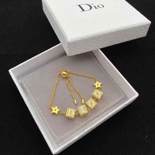 bracelets dijia / dejia 2021 style square dice inlaid with rhinestone letter star net red same fashion bracelet, Golden;silver
bracelets dijia / dejia 2021 style square dice inlaid with rhinestone letter star net red same fashion bracelet, Golden;silver