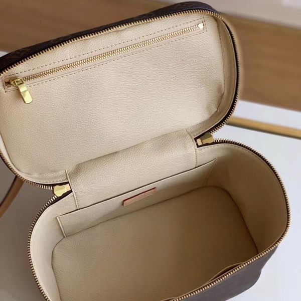 wholesale cosmetic women leather shoulder presbyopic bag classic bucket women bag case purse for purse case tote handbag cosmetic m kkdit
wholesale cosmetic women leather shoulder presbyopic bag classic bucket women bag case purse for purse case tote handbag cosmetic m kkdit