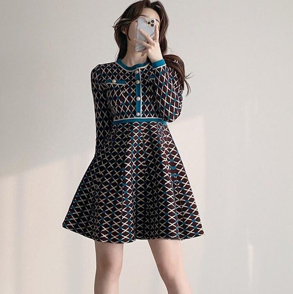 casual dresses 2021autumn winter design vintage plaid knitting sweater dress women long sleeve single-breasted party, Black;gray
casual dresses 2021autumn winter design vintage plaid knitting sweater dress women long sleeve single-breasted party, Black;gray