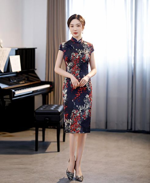 ethnic clothing summer female embroidery floral qipao -4xl satin mid-length short sleeve daily cheongsam skirt elegant slim chinese dress, Red
ethnic clothing summer female embroidery floral qipao -4xl satin mid-length short sleeve daily cheongsam skirt elegant slim chinese dress, Red