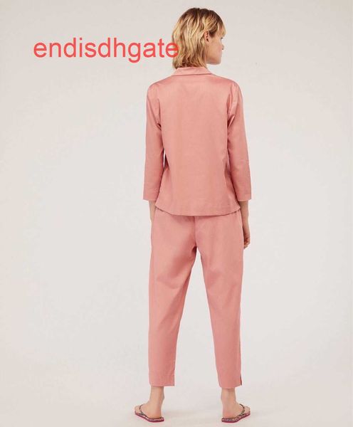 2020 sleeve eley long series pajamas spanish style spring and autumn new collar women's home suit, Black;white
2020 sleeve eley long series pajamas spanish style spring and autumn new collar women's home suit, Black;white