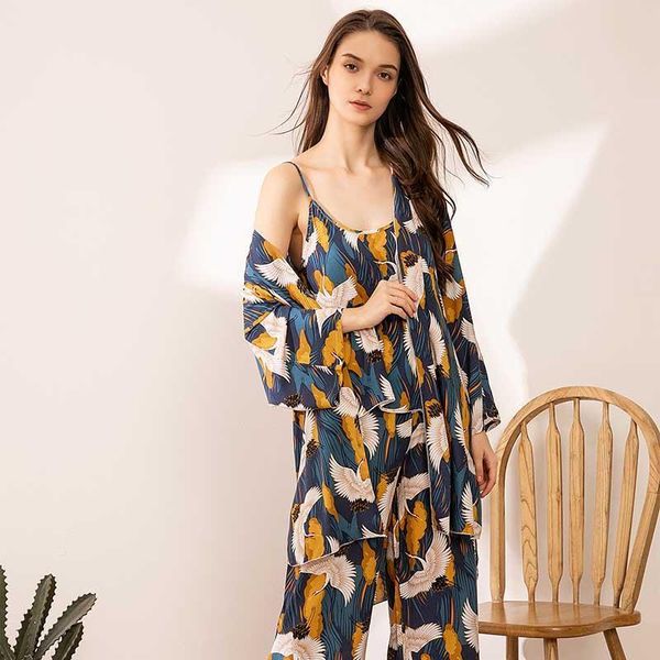 2020 spring & fall new ladies pajamas set comfort loose large size femme sleepwear crane printed elegant women 3pcs homewear, Black;red
2020 spring & fall new ladies pajamas set comfort loose large size femme sleepwear crane printed elegant women 3pcs homewear, Black;red