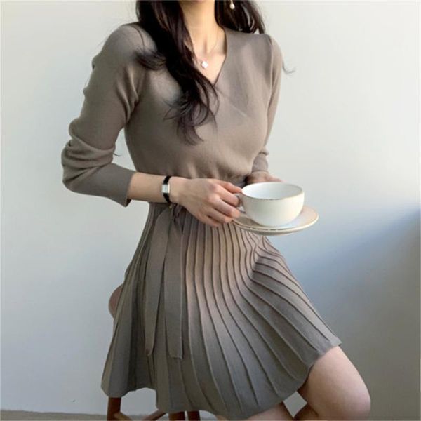 casual dresses one-piece knitted sweater pleated dress female autumn mini korean office slim pullover, Black;gray
casual dresses one-piece knitted sweater pleated dress female autumn mini korean office slim pullover, Black;gray