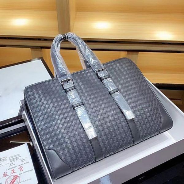 portable men's bag cowhide busins hand horizontal briefcase single shoulder msenger leather
portable men's bag cowhide busins hand horizontal briefcase single shoulder msenger leather