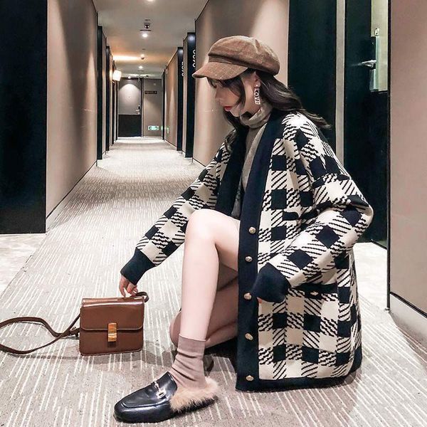 luxury women's jackets 2021 autumn women's xiaoxiangfeng knitted cardigan sweater v-neck scottish loose plaid coat, Black;brown
luxury women's jackets 2021 autumn women's xiaoxiangfeng knitted cardigan sweater v-neck scottish loose plaid coat, Black;brown