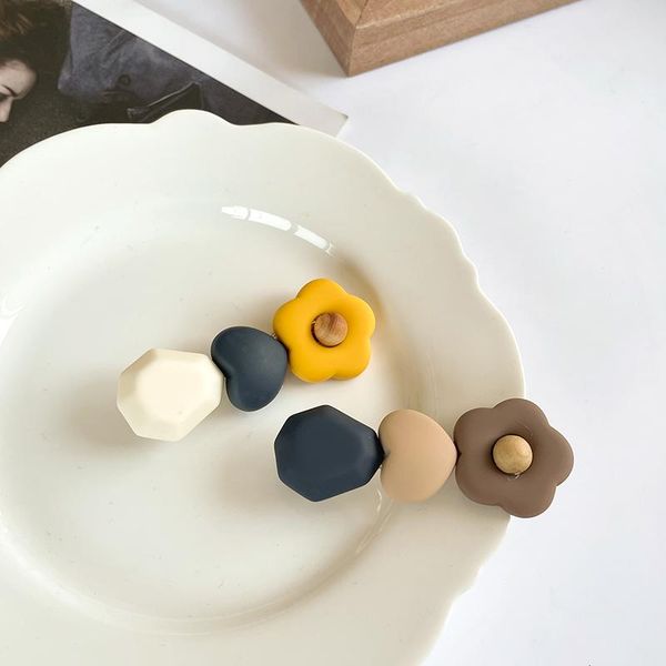 hair clips & barrettes fashion yellow brown clip women girls sweet design geometric acrylic barrette hairpin head accessory, Golden;silver
hair clips & barrettes fashion yellow brown clip women girls sweet design geometric acrylic barrette hairpin head accessory, Golden;silver