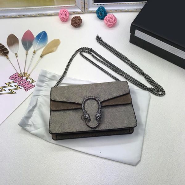 sold fashion genuine leather wallet women crossbody shoulder change women letters shipin bag key chain quality bag classic rmlp 
sold fashion genuine leather wallet women crossbody shoulder change women letters shipin bag key chain quality bag classic rmlp