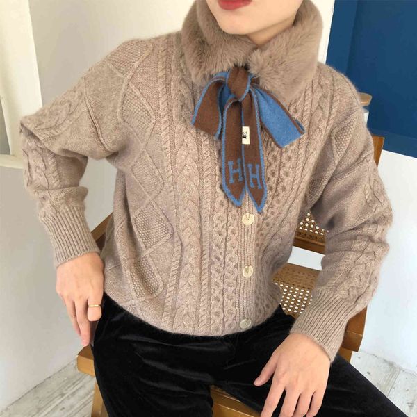 the new design warm and trendy plush female korean scarf versatile ins net red thickened warm bib in winter, Blue;gray
the new design warm and trendy plush female korean scarf versatile ins net red thickened warm bib in winter, Blue;gray