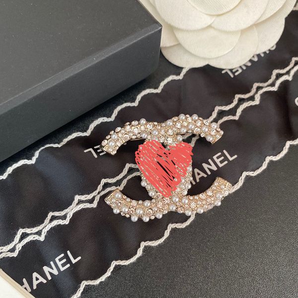 light luxury designer brooch, famous c letter diamond brooch with fringed lady, Gray
light luxury designer brooch, famous c letter diamond brooch with fringed lady, Gray