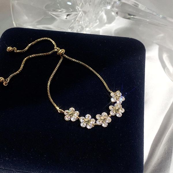 link, chain trendy design flowers bracelet for women accessories korean fashion jewelry shiny charm zircon anniversary wedding party, Black
link, chain trendy design flowers bracelet for women accessories korean fashion jewelry shiny charm zircon anniversary wedding party, Black