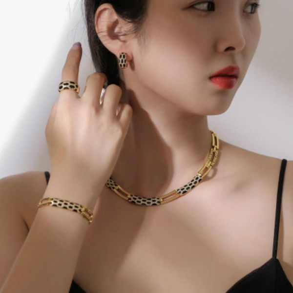 earrings & necklace snake chain gold color /bracelet /earrings/ ring fashion jewelry for women, Silver
earrings & necklace snake chain gold color /bracelet /earrings/ ring fashion jewelry for women, Silver