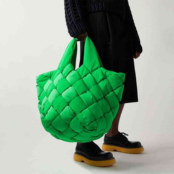 winter woven nylon padded tote handbag large capacity feather down quilted shoulder bag with small phone purse luxury pillow
winter woven nylon padded tote handbag large capacity feather down quilted shoulder bag with small phone purse luxury pillow