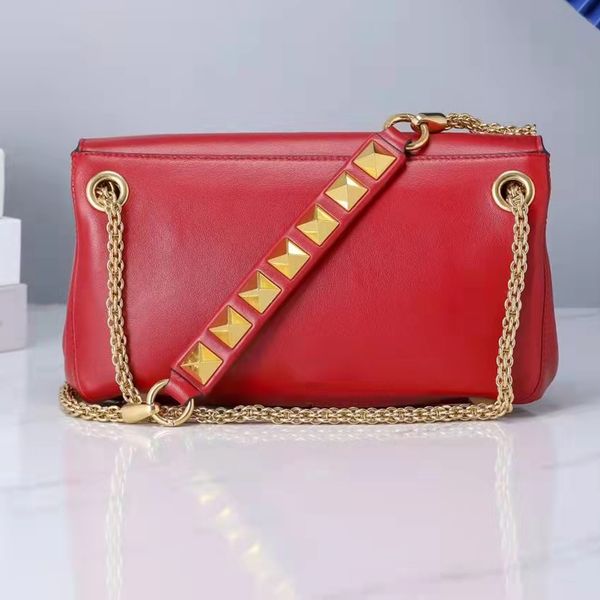 luxurys designers bags chain shoulder strap gold rivet evening bags leather fashion hobos stud multi compartment cover black red nude brown
luxurys designers bags chain shoulder strap gold rivet evening bags leather fashion hobos stud multi compartment cover black red nude brown
