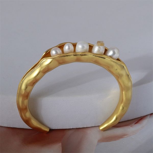 european and american jewelry matte gold color inlaid freshwater pearl pod shaped open bracelet bangle 210918, Black
european and american jewelry matte gold color inlaid freshwater pearl pod shaped open bracelet bangle 210918, Black