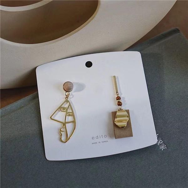 dangle & chandelier face pu leather individual earrings with asymmetrical long and short french, Silver
dangle & chandelier face pu leather individual earrings with asymmetrical long and short french, Silver