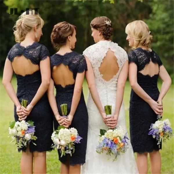 2022 navy blue bridesmaid dresses scalloped neck cap sleeves lace sheath knee length hollow back ruched maid of honor gown vestidos for coun, White;pink
2022 navy blue bridesmaid dresses scalloped neck cap sleeves lace sheath knee length hollow back ruched maid of honor gown vestidos for coun, White;pink