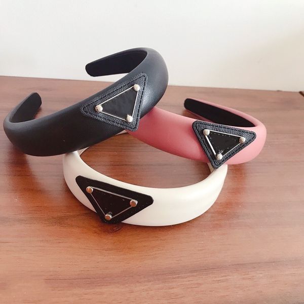 2021 european and american leather letter headband retro style headwear women fast delivery, Silver
2021 european and american leather letter headband retro style headwear women fast delivery, Silver