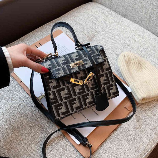 luxury handbags female 2021 summer new fashion single shoulder messenger bag versatile ins temperament net red foreign style portable kelly
luxury handbags female 2021 summer new fashion single shoulder messenger bag versatile ins temperament net red foreign style portable kelly