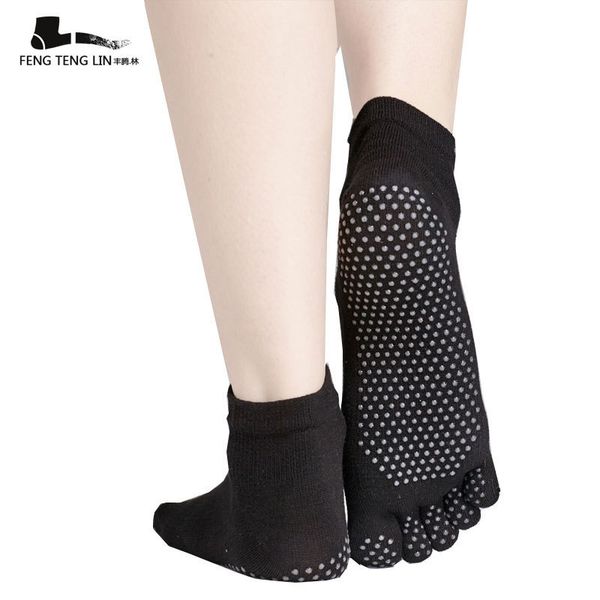 yoga socks non slip five finger socks women's middle tube full rubber band winter thick cotton silicone c0224, Black;white
yoga socks non slip five finger socks women's middle tube full rubber band winter thick cotton silicone c0224, Black;white