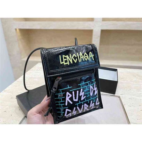 2021 fan street show mobile phone bag camera bag messenger waist oil wax leather belt s luxuryss designerss yw
2021 fan street show mobile phone bag camera bag messenger waist oil wax leather belt s luxuryss designerss yw