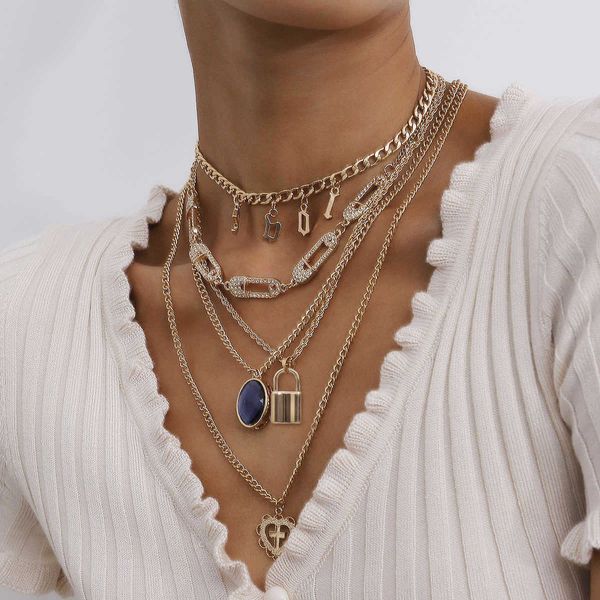 jewelry: portrait oval heart-shaped design feeling micro inlaid pin hollow diamond necklace, Silver
jewelry: portrait oval heart-shaped design feeling micro inlaid pin hollow diamond necklace, Silver